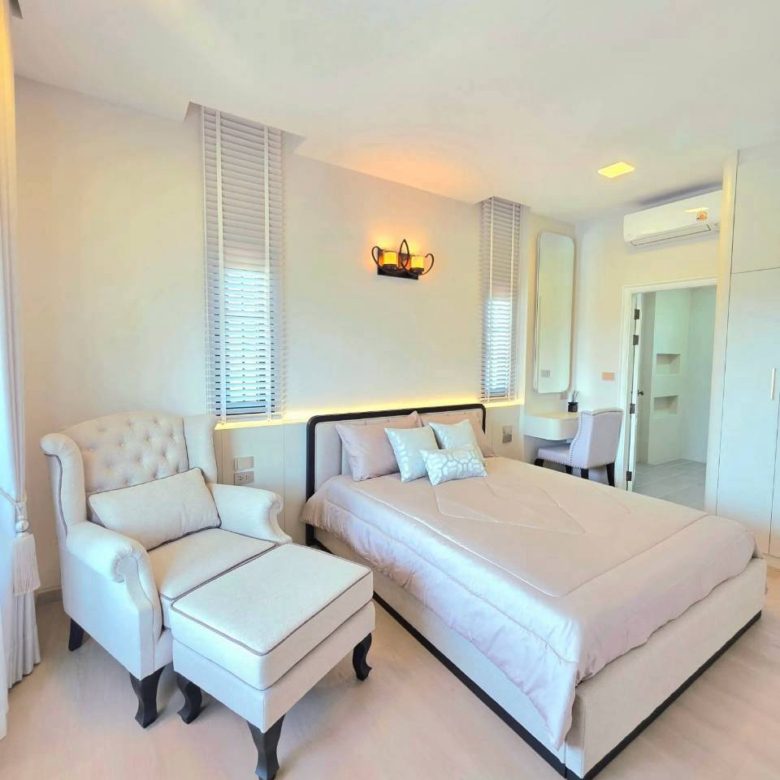 Prime Location Pool Villa 5 Bed, 5 Bath 100 SQW. @ Jomtien-Chaiyaphruek, Pattaya