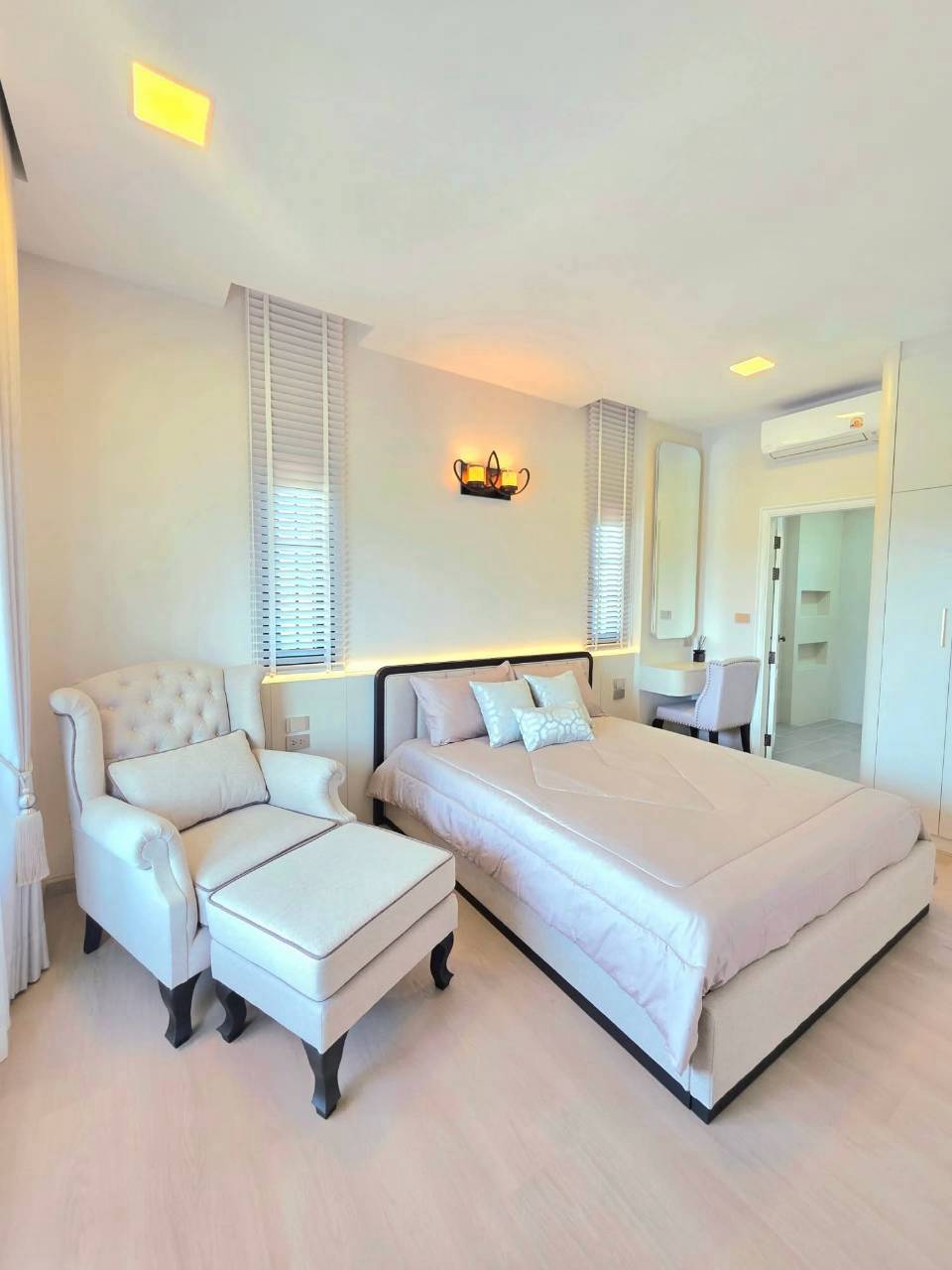 Prime Location Pool Villa 5 Bed, 5 Bath 100 SQW. @ Jomtien-Chaiyaphruek, Pattaya