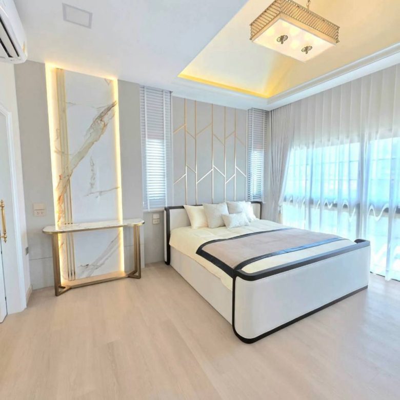 Prime Location Pool Villa 5 Bed, 5 Bath 100 SQW. @ Jomtien-Chaiyaphruek, Pattaya