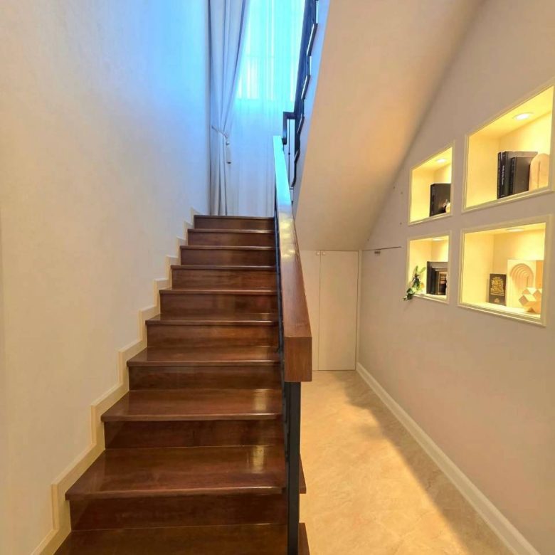 Prime Location Pool Villa 5 Bed, 5 Bath 100 SQW. @ Jomtien-Chaiyaphruek, Pattaya