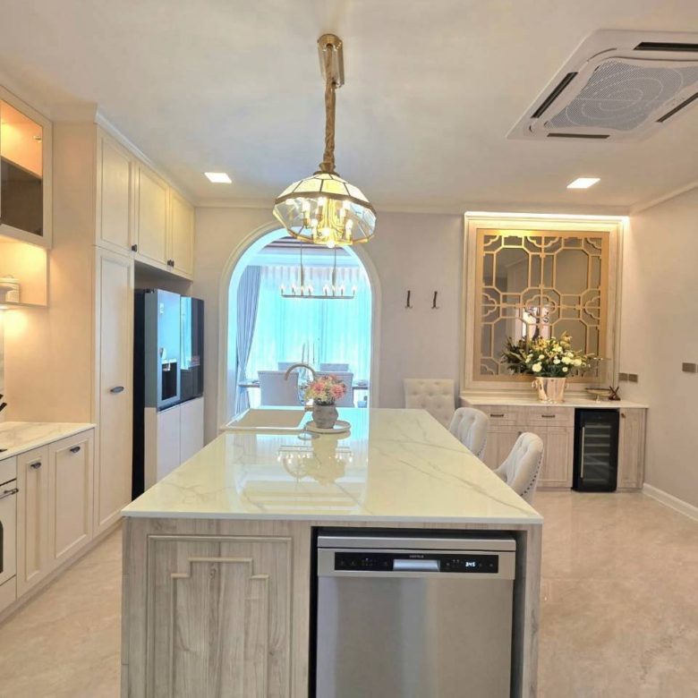 Prime Location Pool Villa 5 Bed, 5 Bath 100 SQW. @ Jomtien-Chaiyaphruek, Pattaya