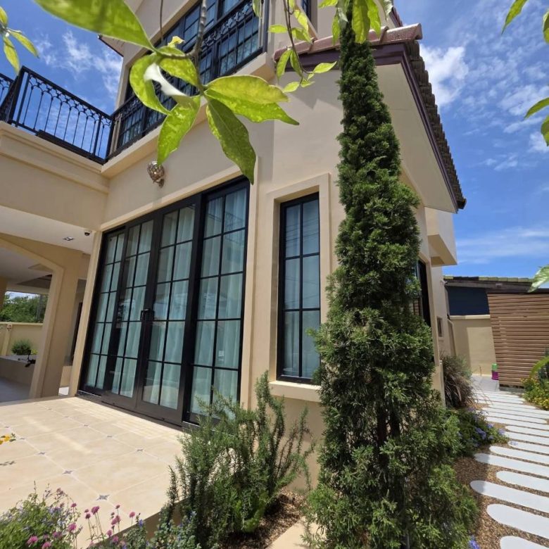 Prime Location Pool Villa 5 Bed, 5 Bath 100 SQW. @ Jomtien-Chaiyaphruek, Pattaya