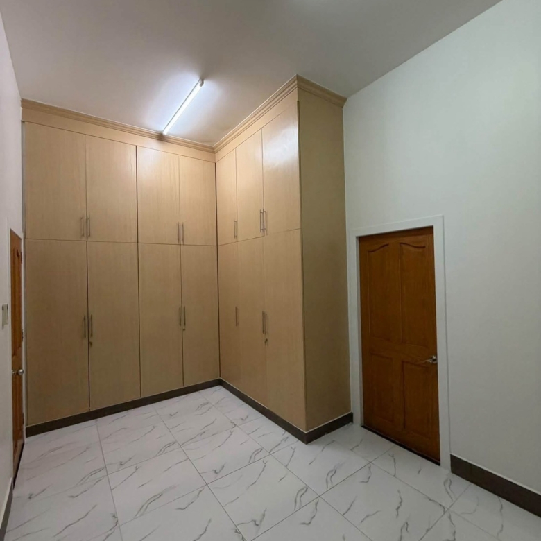 For Sale: House for sale on Pratumnak Hill, near the sea. @ Pratumnak Hill