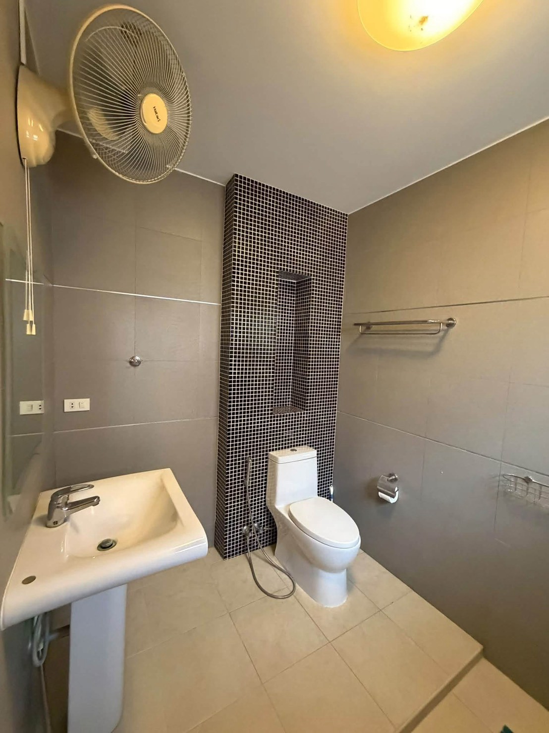For Sale: House for sale on Pratumnak Hill, near the sea. @ Pratumnak Hill