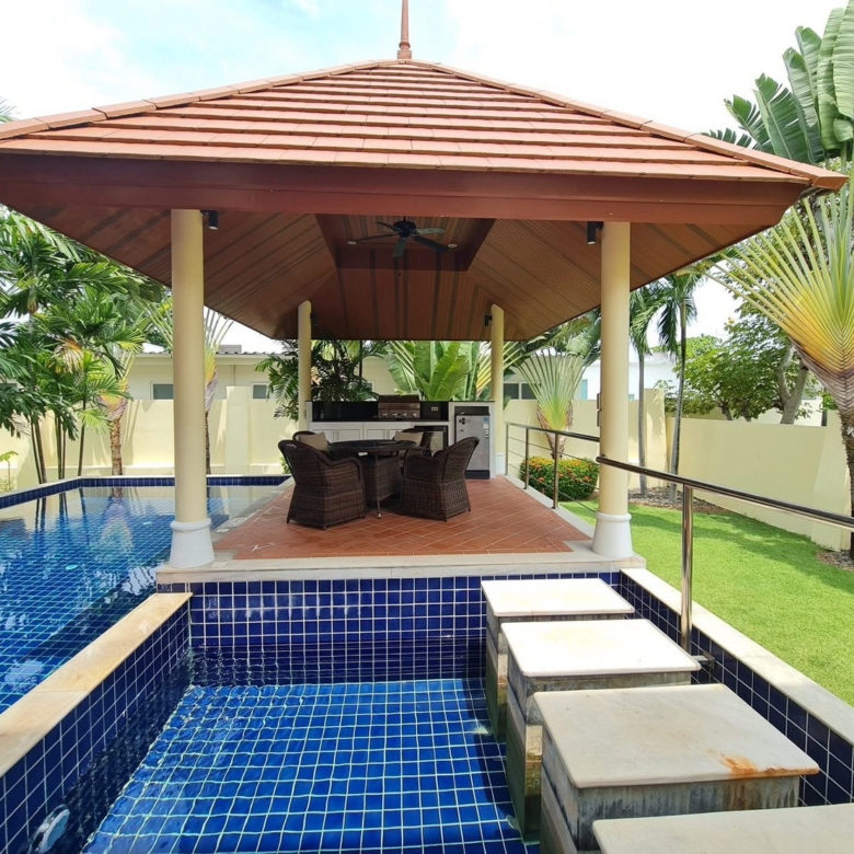 For Sale: Beachfront House For Sale near the sea. @ Bang Sa ray