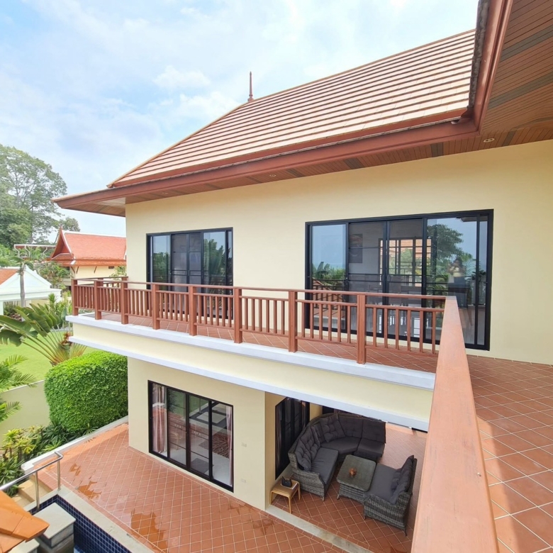 For Sale: Beachfront House For Sale near the sea. @ Bang Sa ray