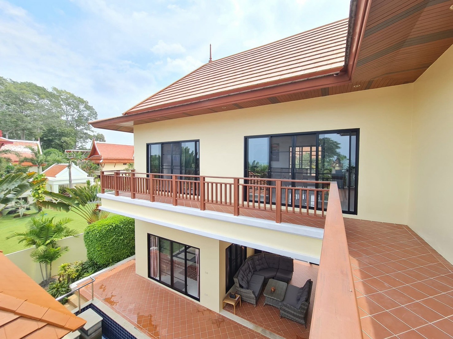 For Sale: Beachfront House For Sale near the sea. @ Bang Sa ray