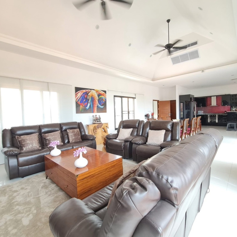 For Sale: Beachfront House For Sale near the sea. @ Bang Sa ray