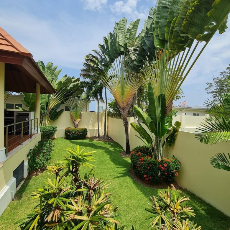 For Sale: Beachfront House For Sale near the sea. @ Bang Sa ray