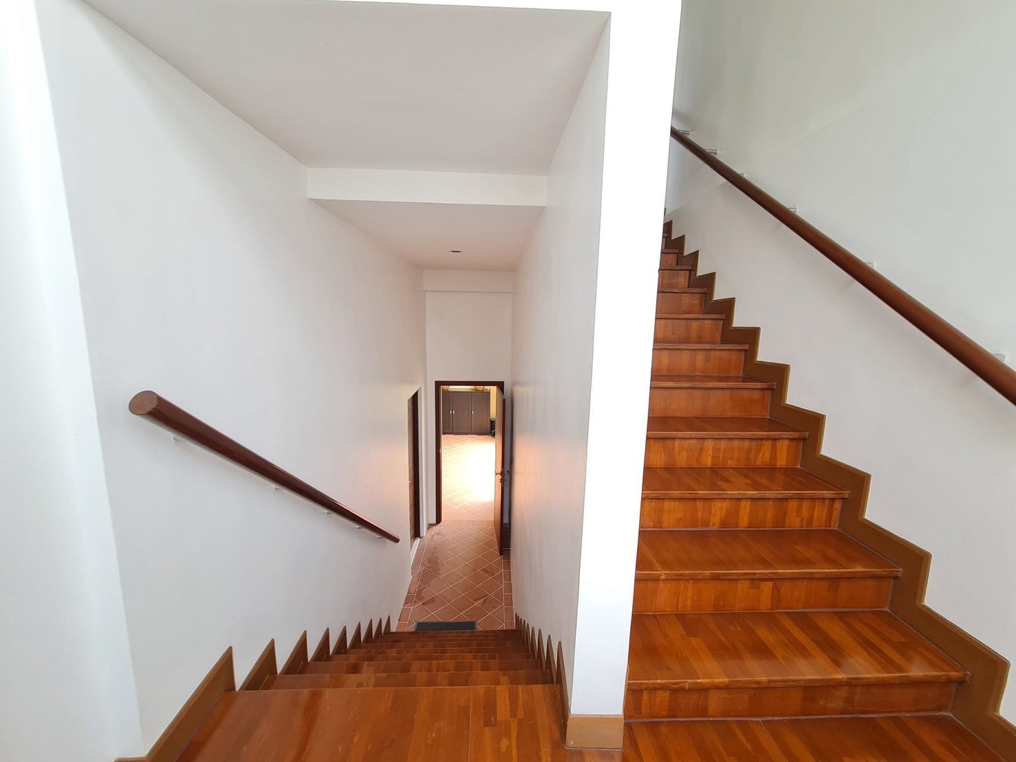 For Sale: Beachfront House For Sale near the sea. @ Bang Sa ray