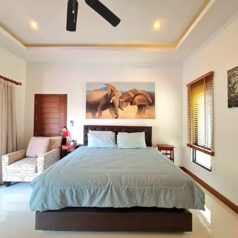 For Sale: Beachfront House For Sale near the sea. @ Bang Sa ray