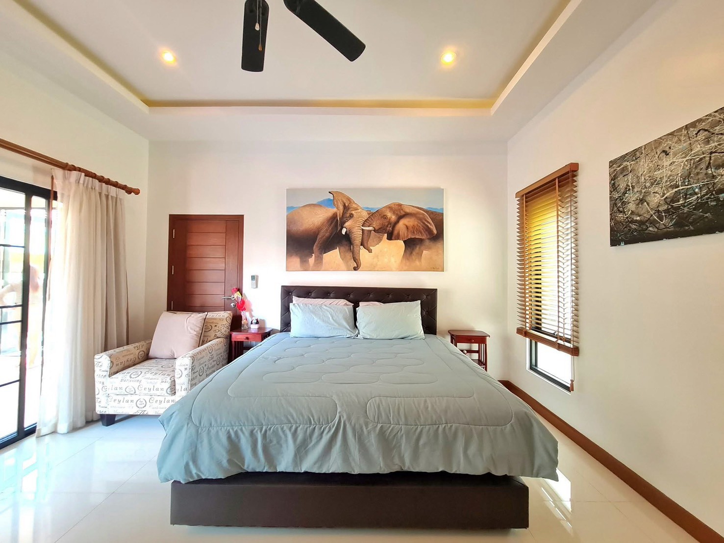 For Sale: Beachfront House For Sale near the sea. @ Bang Sa ray