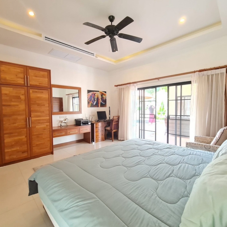 For Sale: Beachfront House For Sale near the sea. @ Bang Sa ray