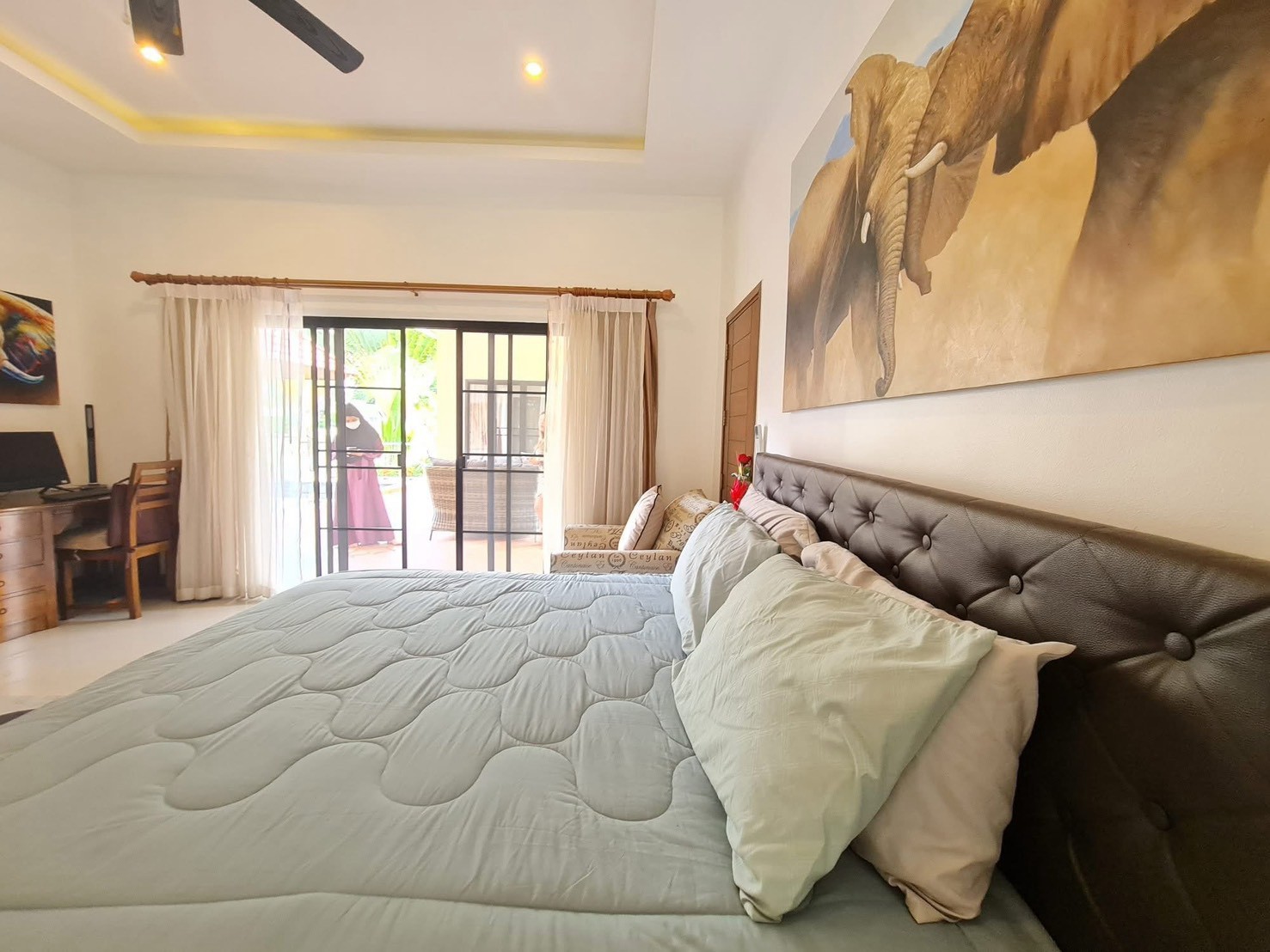For Sale: Beachfront House For Sale near the sea. @ Bang Sa ray