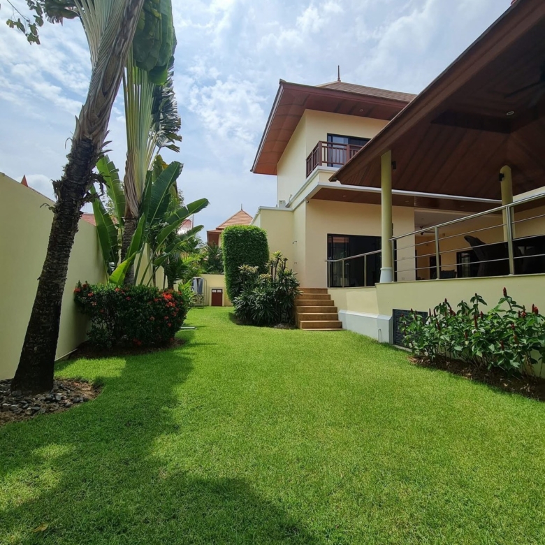 For Sale: Beachfront House For Sale near the sea. @ Bang Sa ray