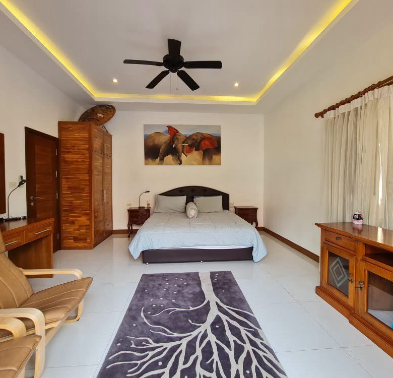For Sale: Beachfront House For Sale near the sea. @ Bang Sa ray