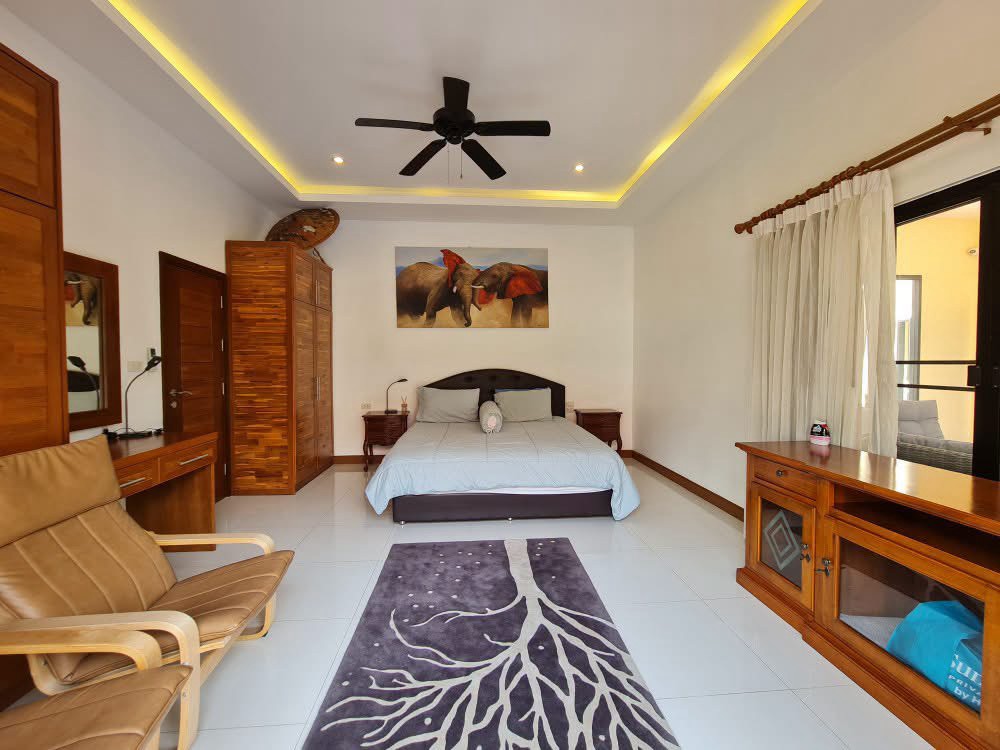 For Sale: Beachfront House For Sale near the sea. @ Bang Sa ray
