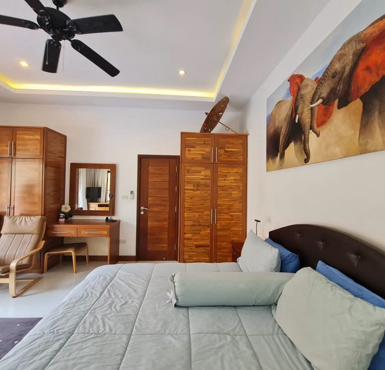 For Sale: Beachfront House For Sale near the sea. @ Bang Sa ray