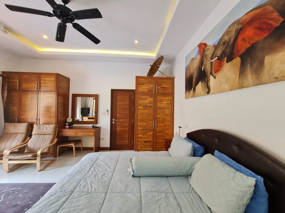 For Sale: Beachfront House For Sale near the sea. @ Bang Sa ray