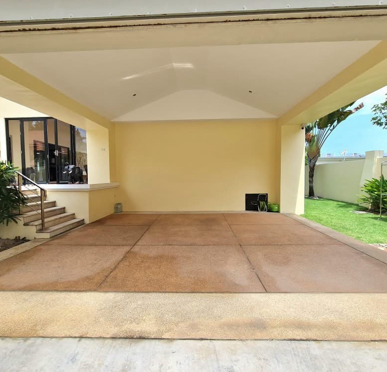 For Sale: Beachfront House For Sale near the sea. @ Bang Sa ray