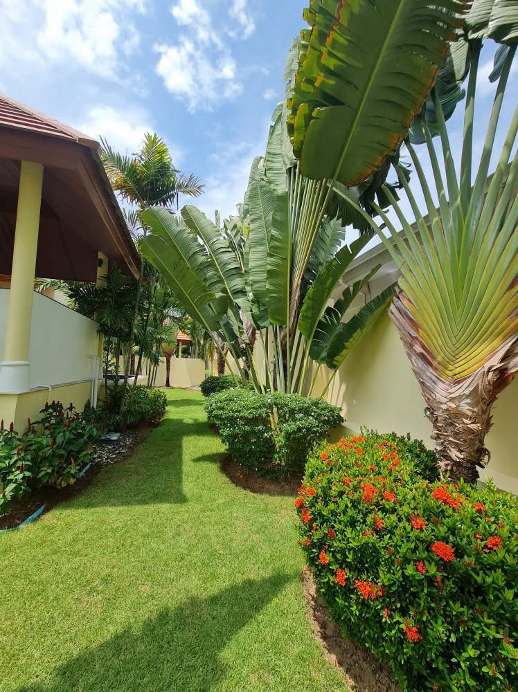 For Sale: Beachfront House For Sale near the sea. @ Bang Sa ray
