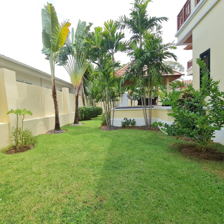 For Sale: Beachfront House For Sale near the sea. @ Bang Sa ray