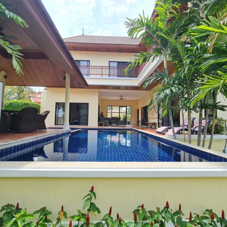 For Sale: Beachfront House For Sale near the sea. @ Bang Sa ray