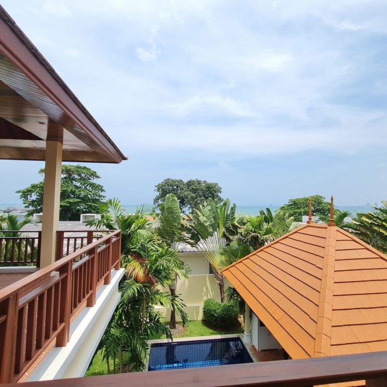 For Sale: Beachfront House For Sale near the sea. @ Bang Sa ray