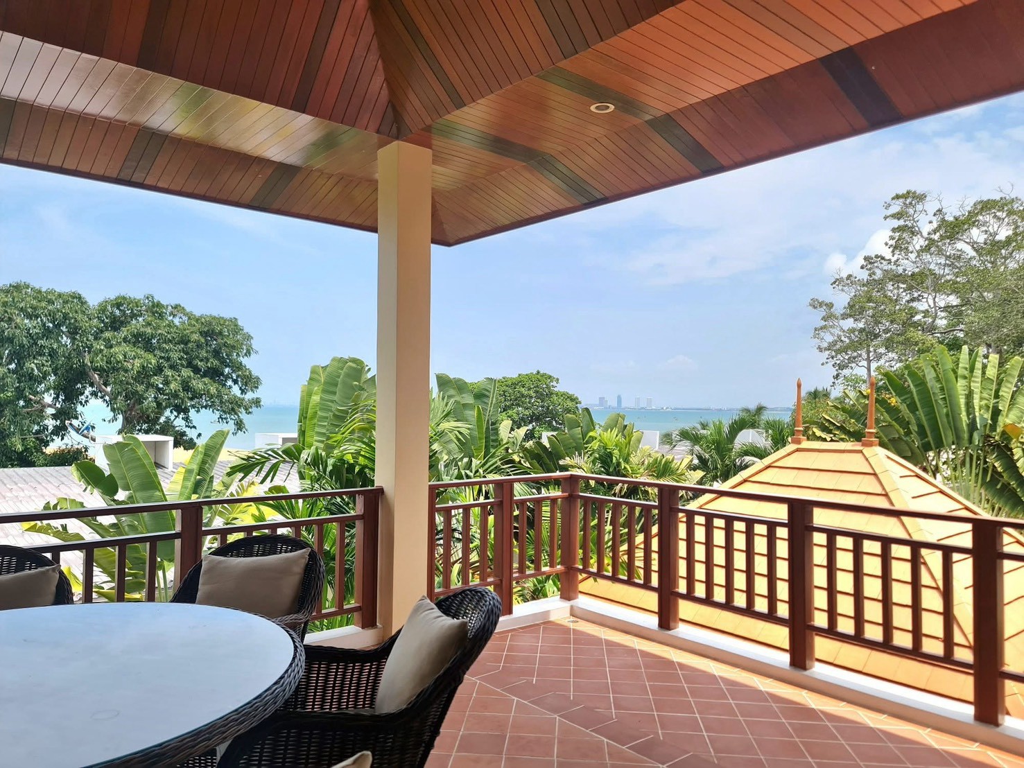 For Sale: Beachfront House For Sale near the sea. @ Bang Sa ray