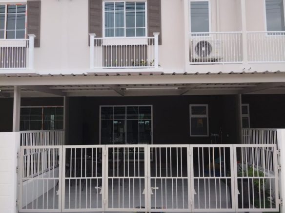 Beatiful Town House 4 Bed, 2 Bath 18 SQW.@ Ileaf Prime Pattaya-Jomtien