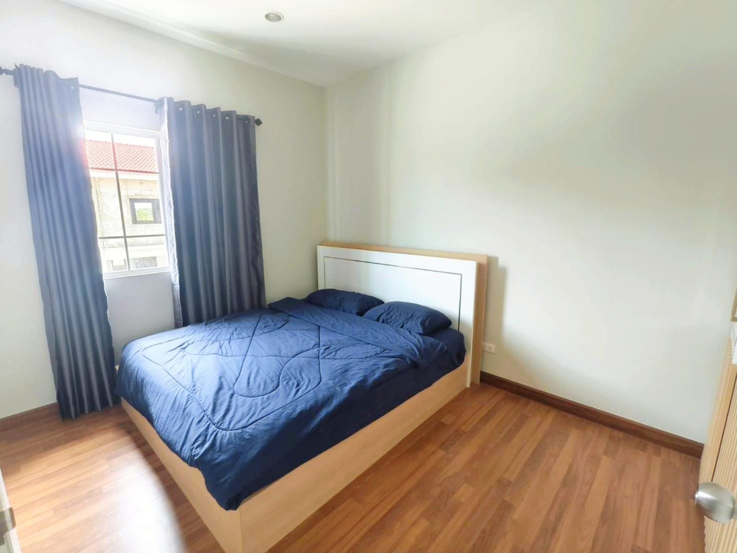 Beatiful Town House 4 Bed, 2 Bath 18 SQW.@ Ileaf Prime Pattaya-Jomtien