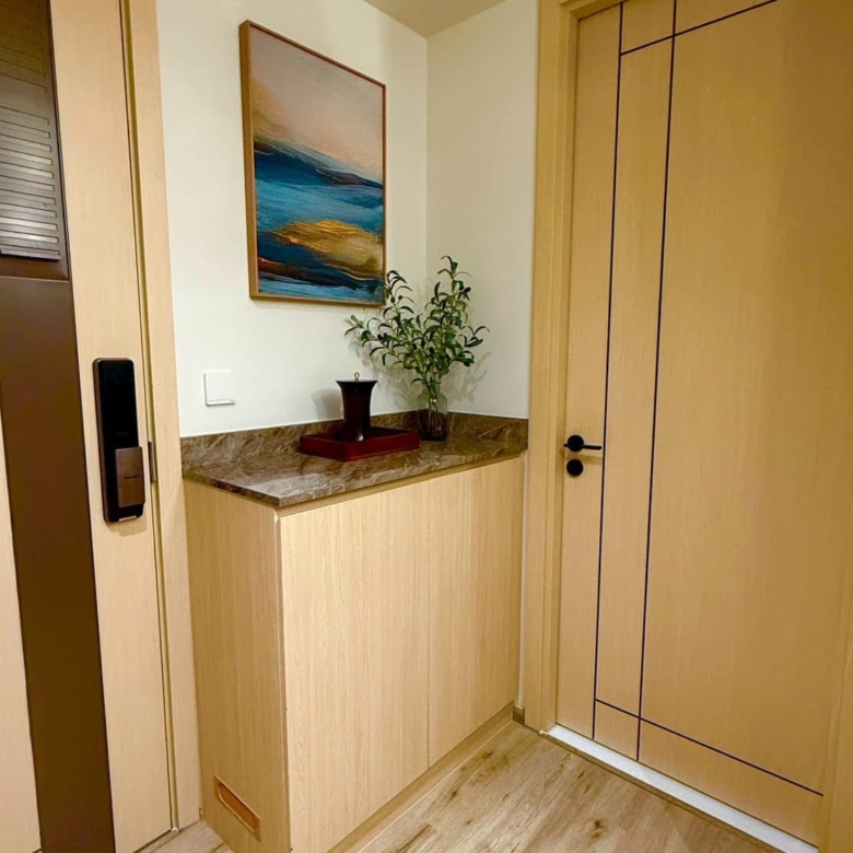 For Sale/Rent : Luxury Beachfront condo in Nort Pattaya @ Arom Wongamart