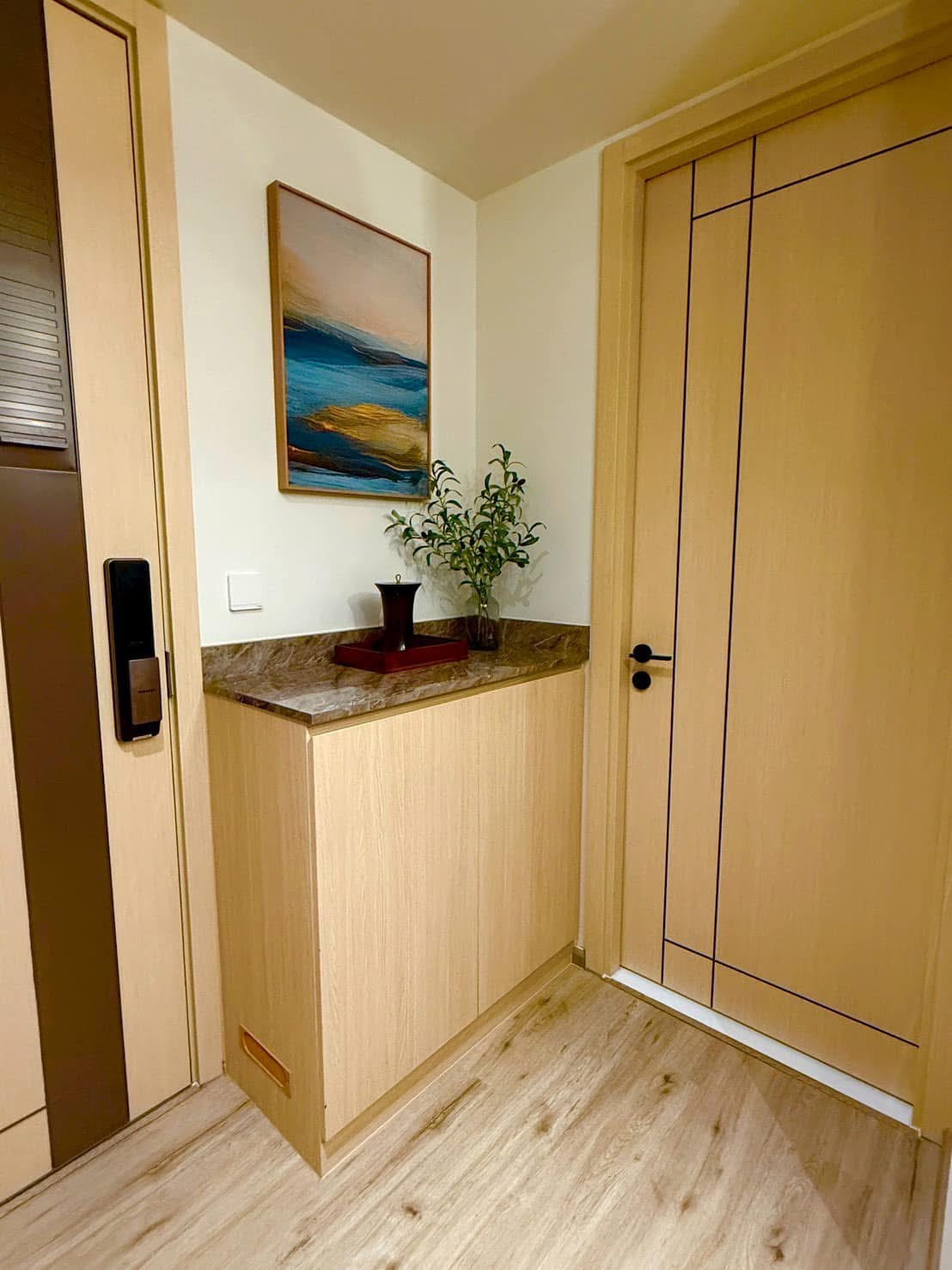 For Sale/Rent : Luxury Beachfront condo in Nort Pattaya @ Arom Wongamart