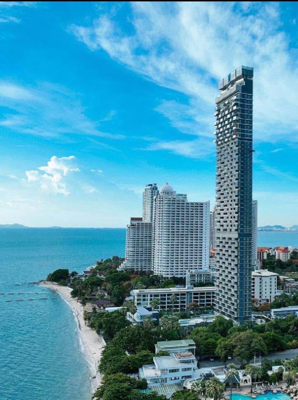 For Sale/Rent : Luxury Beachfront condo in Nort Pattaya @ Arom Wongamart