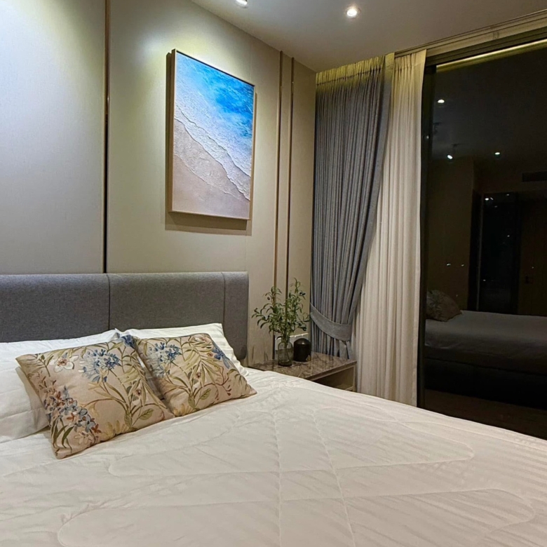For Sale/Rent : Luxury Beachfront condo in Nort Pattaya @ Arom Wongamart