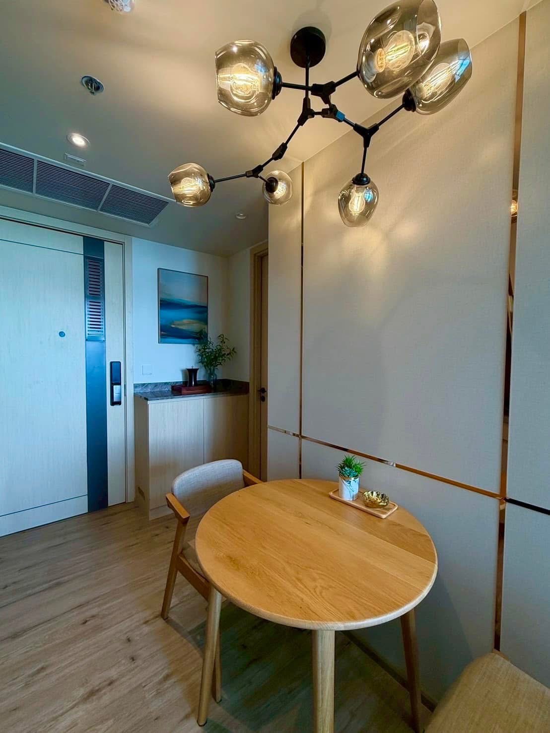 For Sale/Rent : Luxury Beachfront condo in Nort Pattaya @ Arom Wongamart