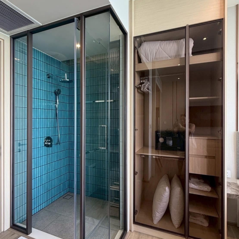 For Sale/Rent : Luxury Beachfront condo in Nort Pattaya @ Arom Wongamart