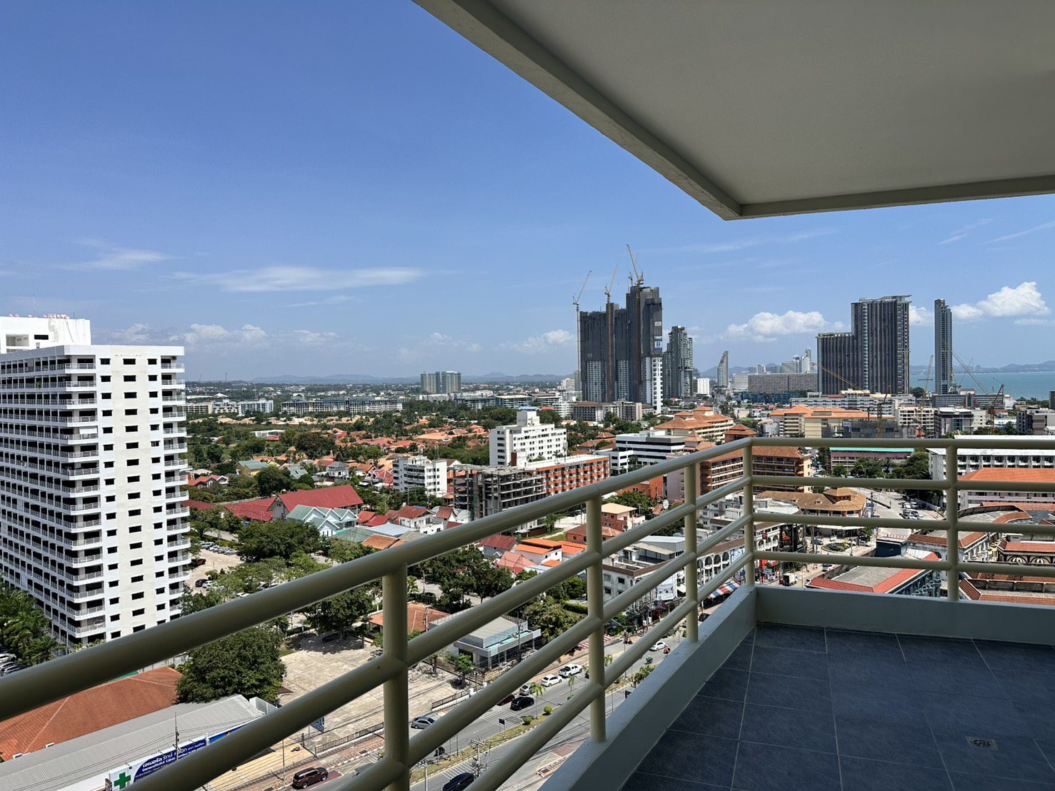 Modern Condo 2 Bed, 2 Bath143 SQM.@ View Talay 5D
