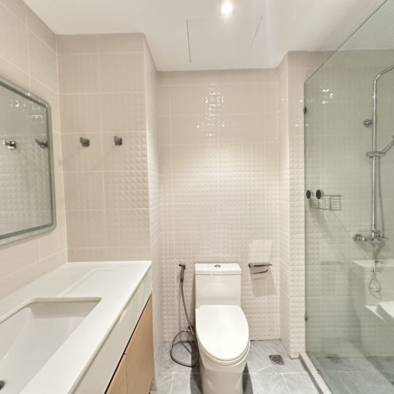 Modern Condo 2 Bed, 2 Bath143 SQM.@ View Talay 5D