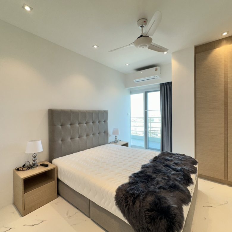 Modern Condo 2 Bed, 2 Bath143 SQM.@ View Talay 5D