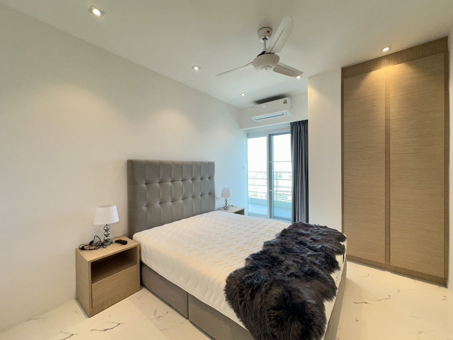 Modern Condo 2 Bed, 2 Bath143 SQM.@ View Talay 5D