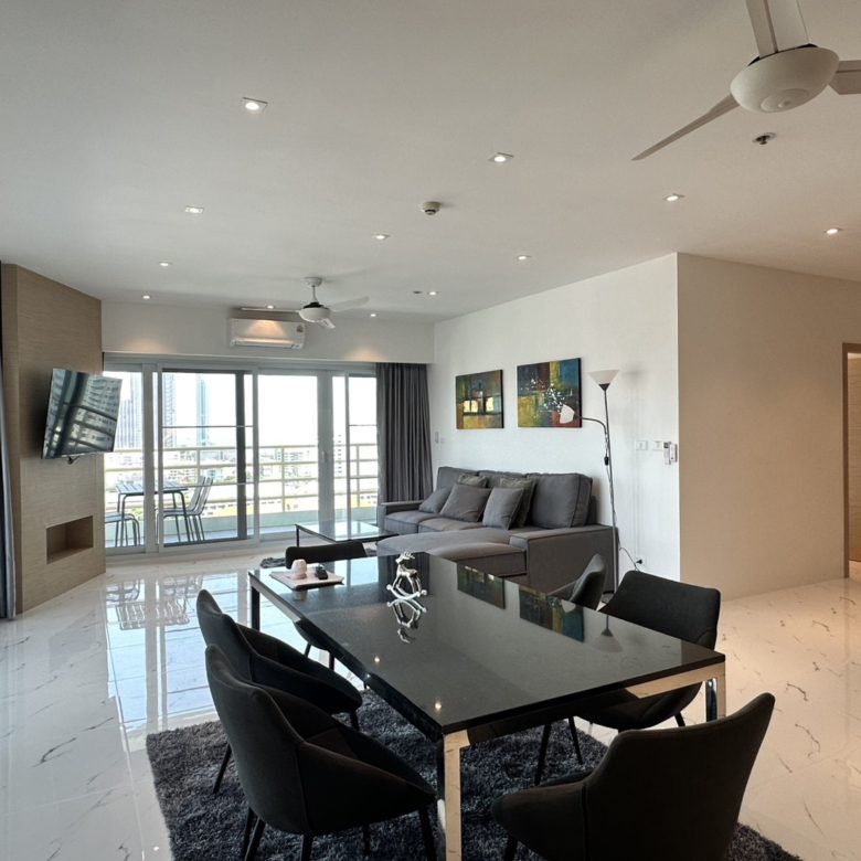 Modern Condo 2 Bed, 2 Bath143 SQM.@ View Talay 5D