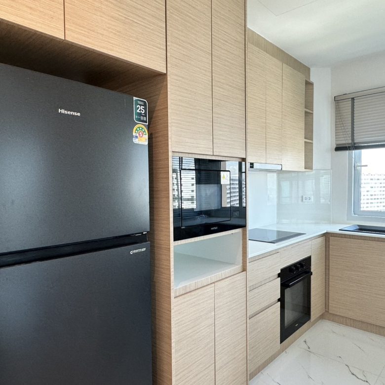 Modern Condo 2 Bed, 2 Bath143 SQM.@ View Talay 5D