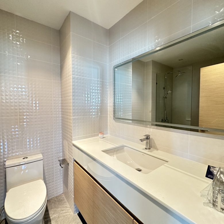 Modern Condo 2 Bed, 2 Bath143 SQM.@ View Talay 5D