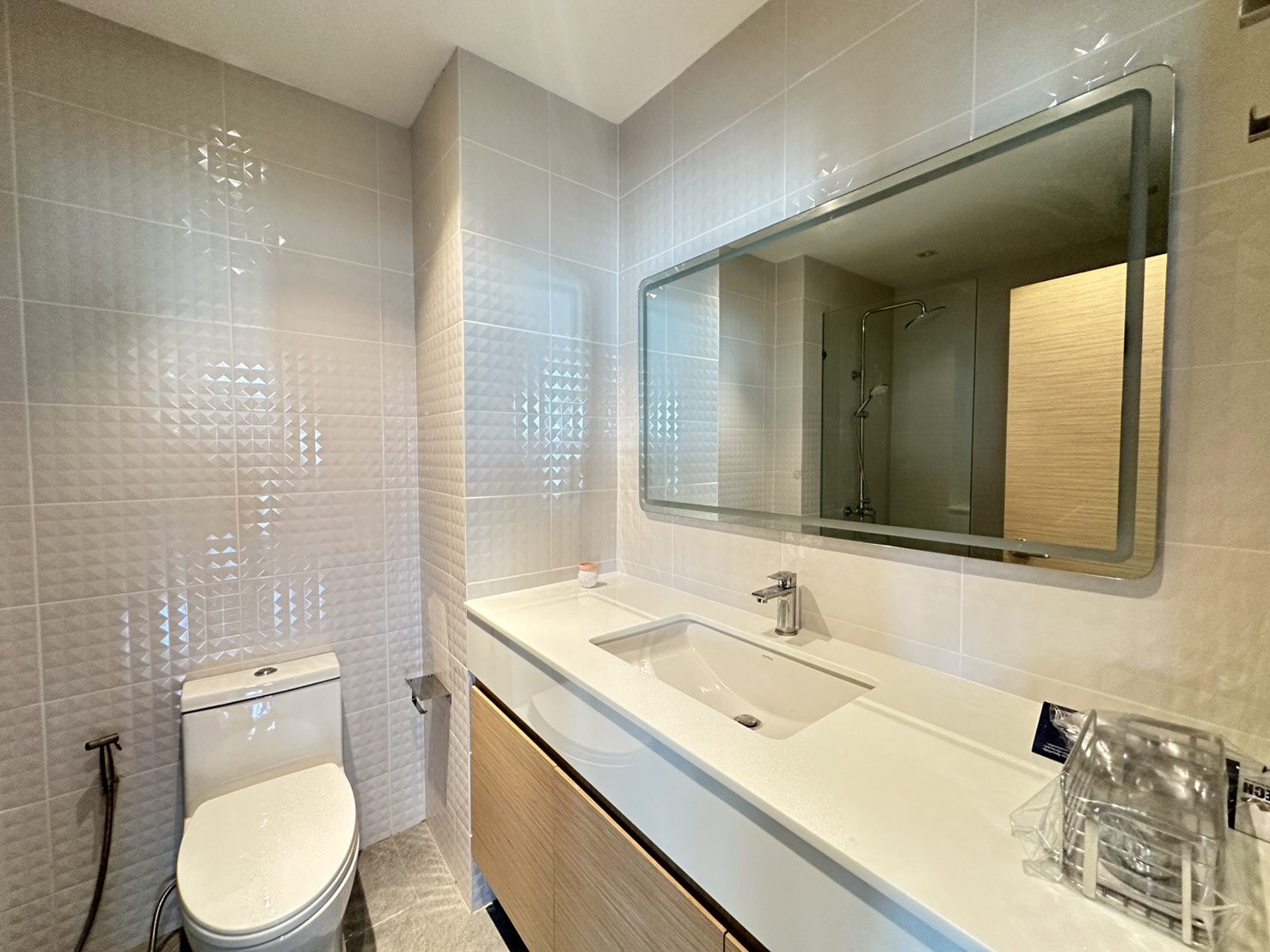 Modern Condo 2 Bed, 2 Bath143 SQM.@ View Talay 5D