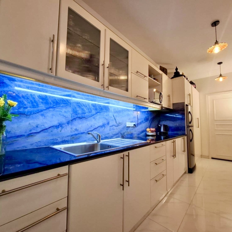 For Sale : Beautifully Renovated with Terrasse Condo @ Pratumnak Hill