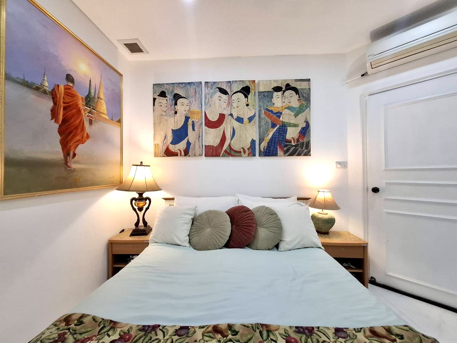 For Sale : Beautifully Renovated with Terrasse Condo @ Pratumnak Hill