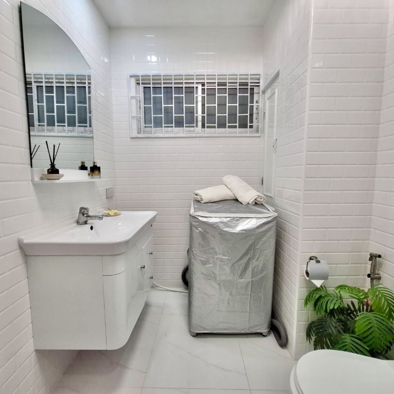 For Sale : Beautifully Renovated with Terrasse Condo @ Pratumnak Hill