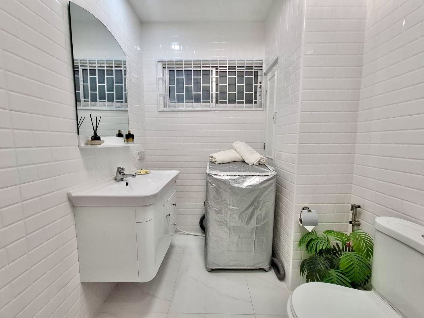 For Sale : Beautifully Renovated with Terrasse Condo @ Pratumnak Hill