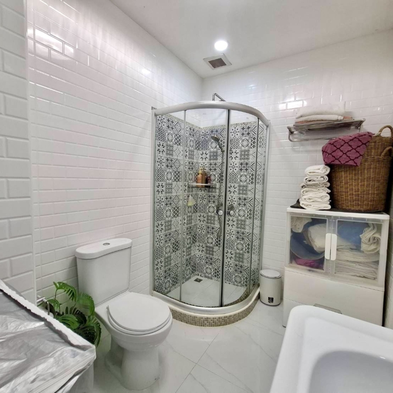 For Sale : Beautifully Renovated with Terrasse Condo @ Pratumnak Hill